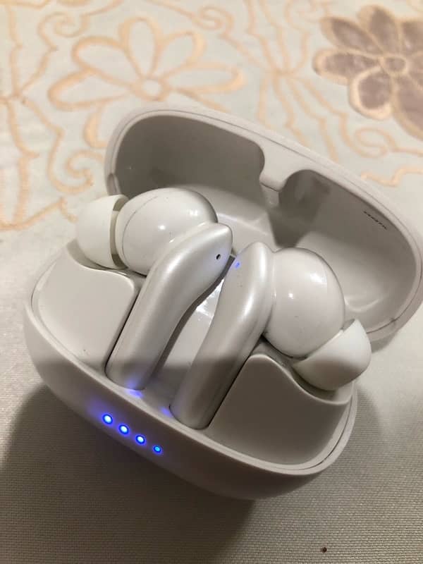 Xcess XB81 earbuds (SPARX) 1