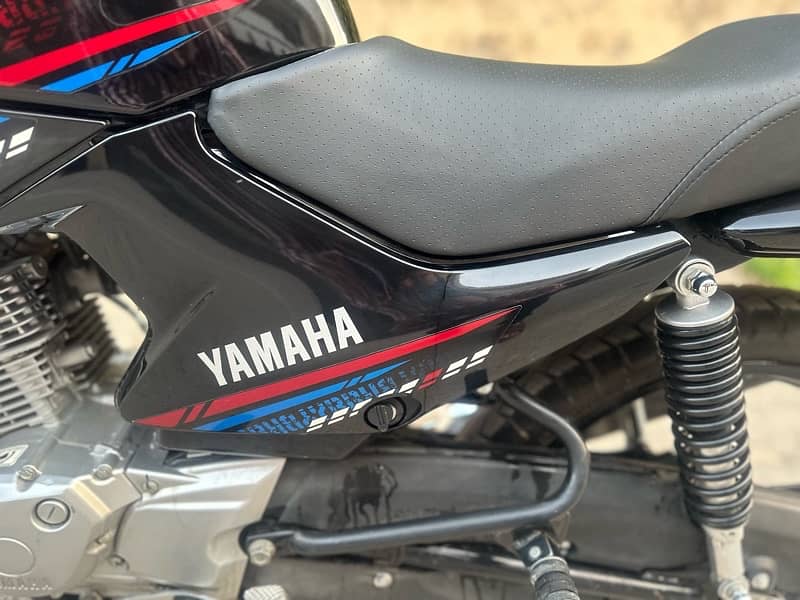 Yahama YBR 125G 2024 5