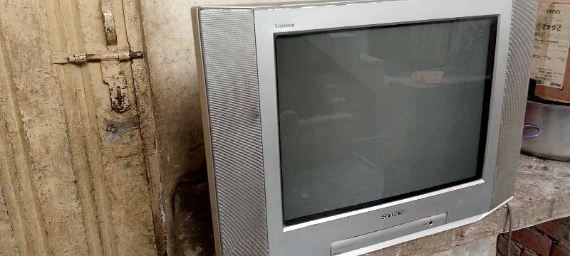 used Sony tv 19" inch 1