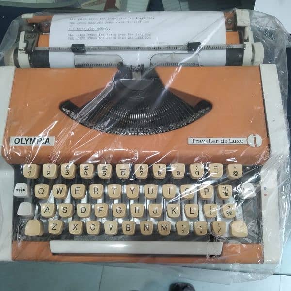 OLYMPIA Typewriter 0