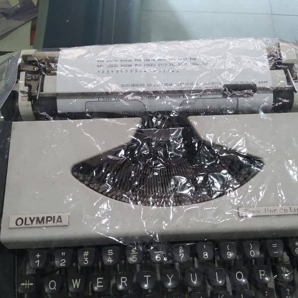 OLYMPIA Typewriter 2