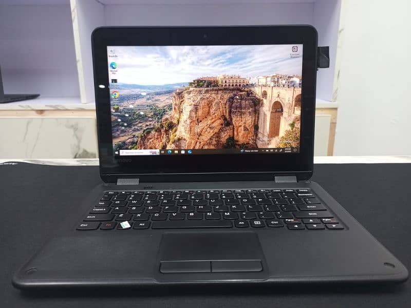 Lenovo 300e Celeron 3rd Gen 4/64 gb 360 touch 0