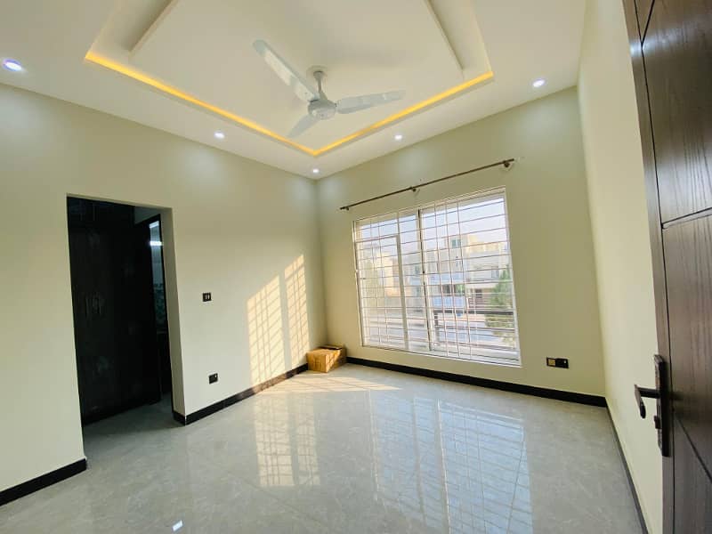 BRAND NEW /MARGALLA FACING 5 Marla HOUSE AVAILABLE FOR SALE 3