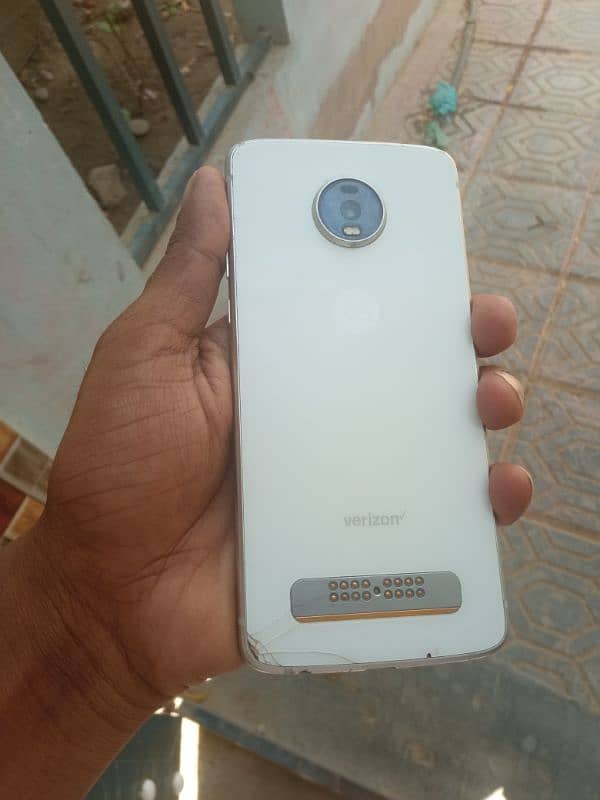 Moto Z4 4 128 5