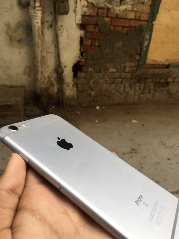 IPHONE 6splus ((NON PTA BYPASS) 64 gb MEMORY (URGENT SELL)03281954104 2