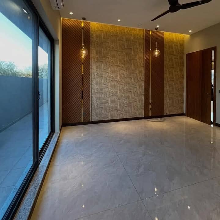 Luxury 10 marla house for sale in Top City 10