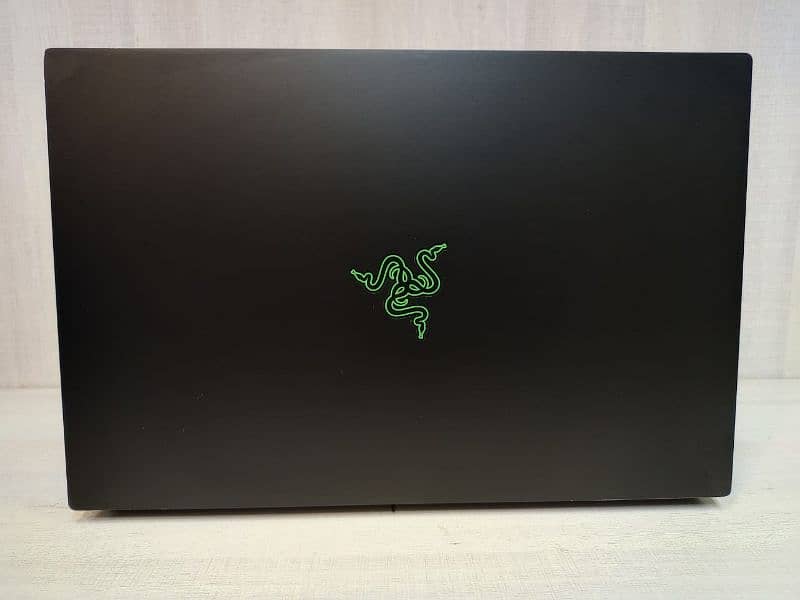 Razer Blade 15 - RTX 2070 - Gaming Laptop House 0