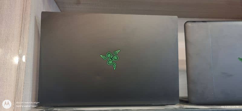 Razer Blade 15 - RTX 2070 - Gaming Laptop House 1