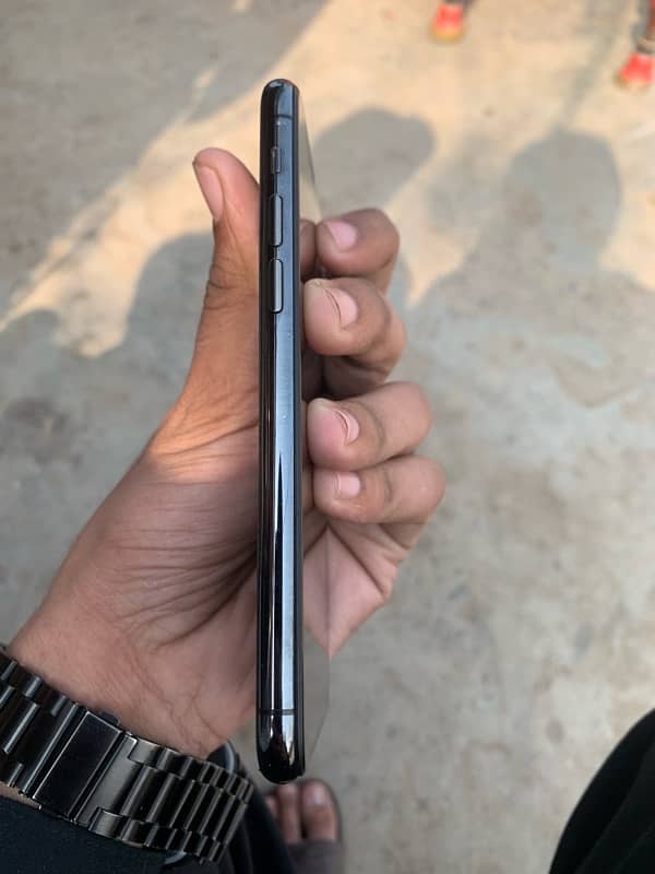 iPhone 11 Pro 0