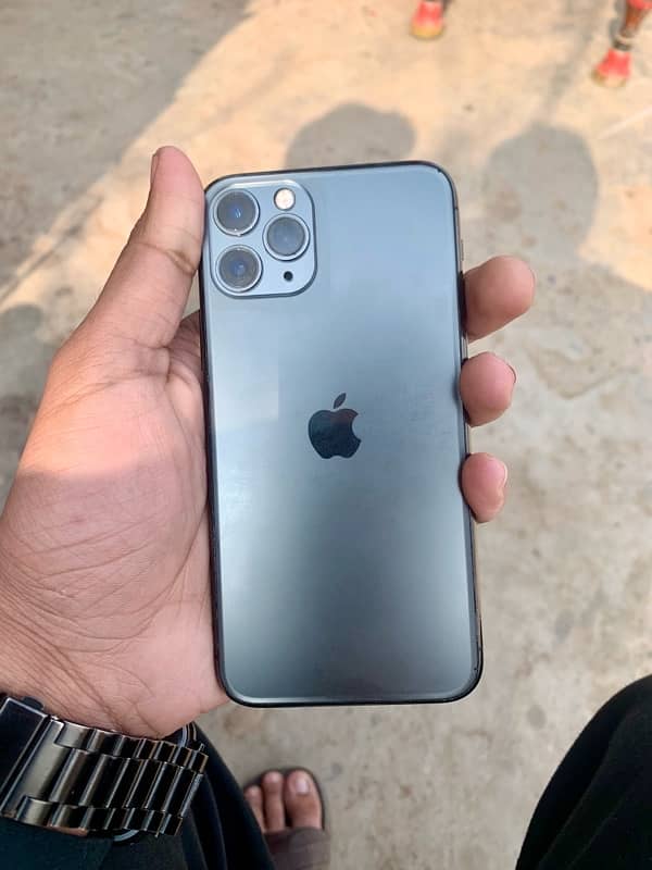 iPhone 11 Pro 4