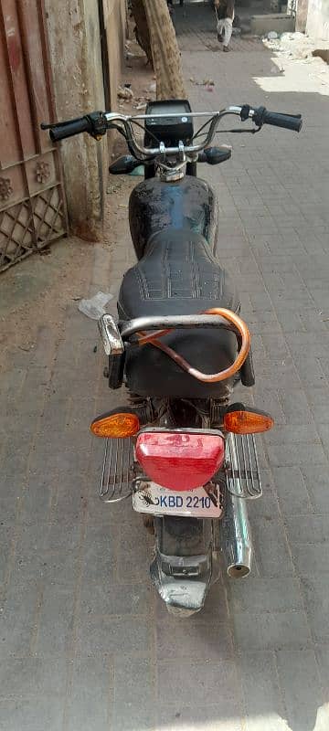 Honda CD 70 2004 Model Karachi Registered. . . 11