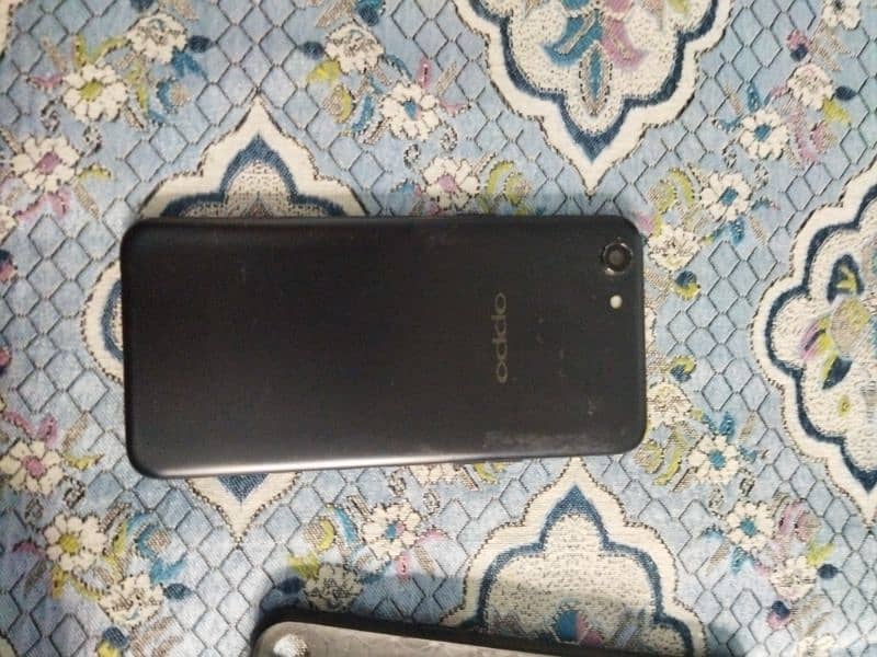 Oppo A83 6/128 non pta 8