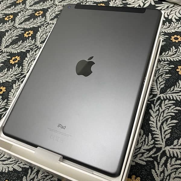 iPad (9th Generation) Wi-Fi + Cellular 0