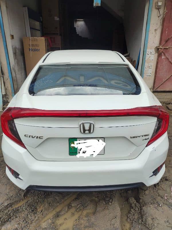 Honda Civic Oriel 2018 3