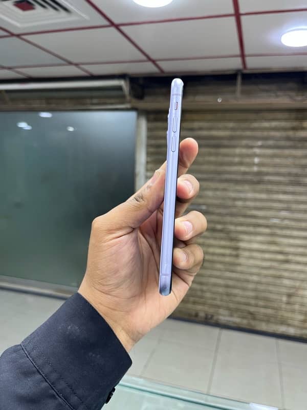 iPhone 11 64Gb 5