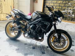 Triumph 675 2011 urgent sale