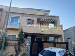 10 Marla Beautiful House for Sale in Chenab Block, Dc Colony Gujranwala.