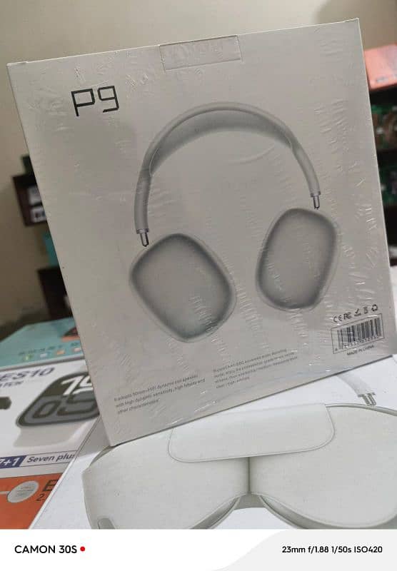 p9 headphones 0