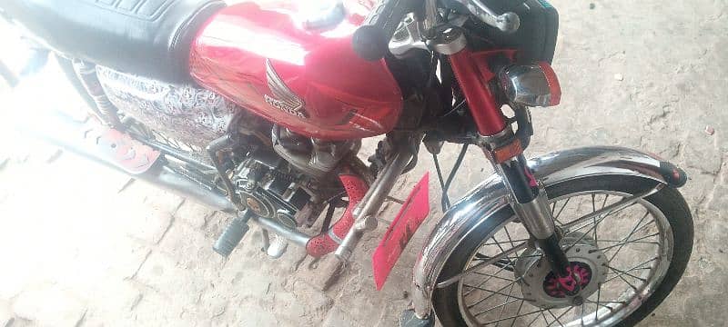 urgent sale honda 125 lush condetion 2