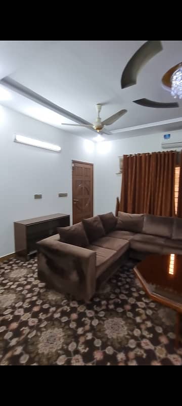 Luxurious 12 Marla Corner House on Main Boulevard, Bahria Town Lahore 5