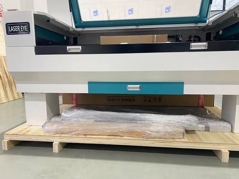 CNC C02 Laser cutting machine double head 150 W 1410 model 3