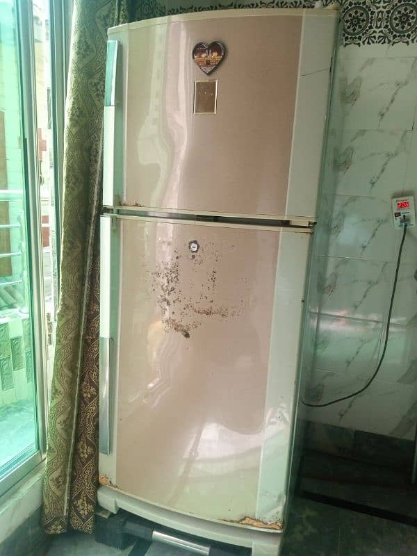 Refrigerator in excellent condition. 0