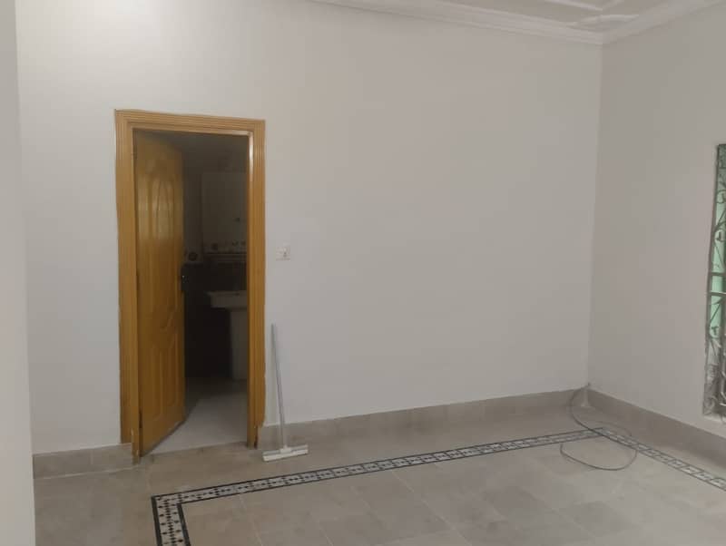 10 MARLA FULL HOUSE NEAR FATIMA MASJID BAHRIA TOWN PHASE 7 AVAILABLE FOR RENT 8