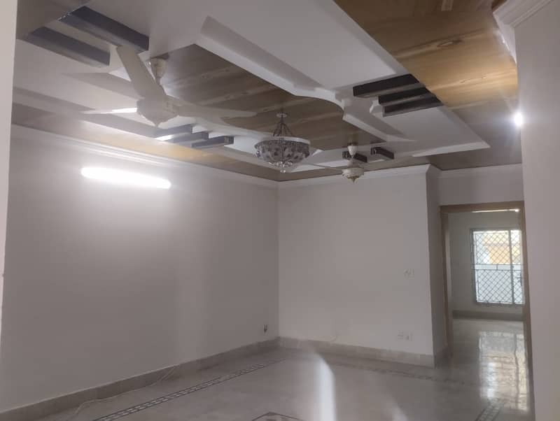 10 MARLA FULL HOUSE NEAR FATIMA MASJID BAHRIA TOWN PHASE 7 AVAILABLE FOR RENT 14