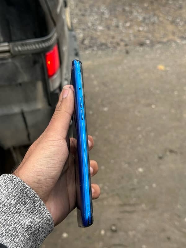 realme 5i 4