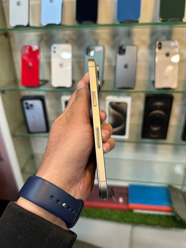 iphone 15pro max 256gb pta approved 1