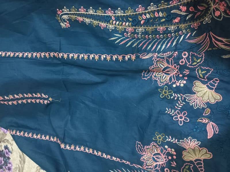 Batik Lawn Embroidded Suit 2