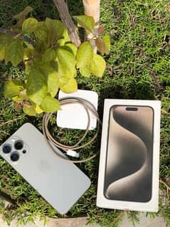 iPhone 15 pro max 256gb original box and cable