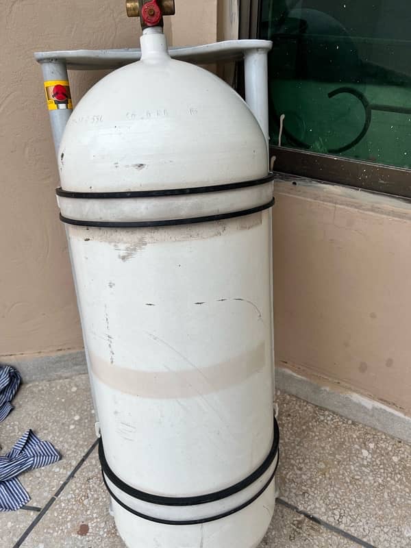 Cultus CNG cylinder with gas kit 0