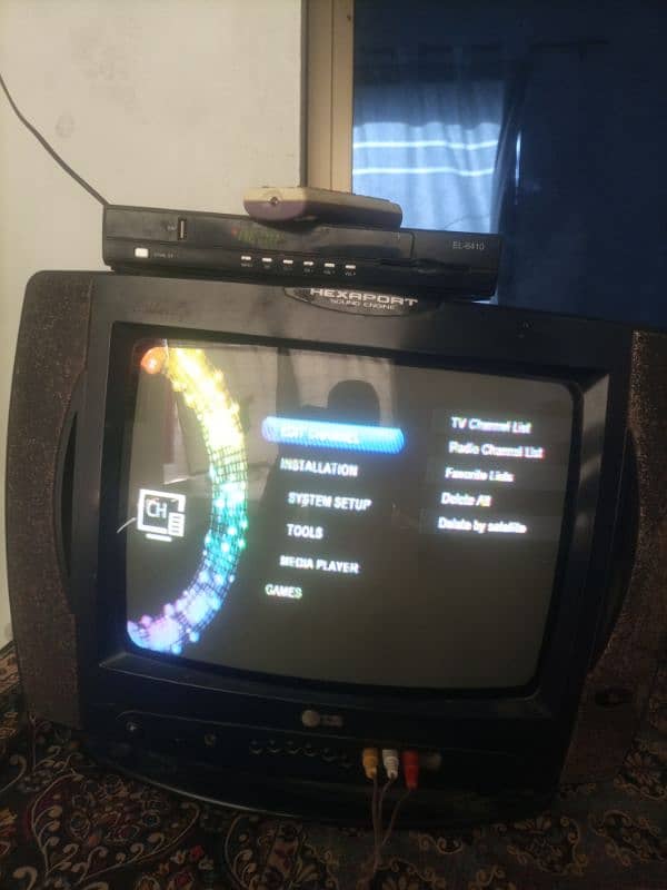 LG  Tv  with receiver  ,dish , remote, Cable wire, full setup 1