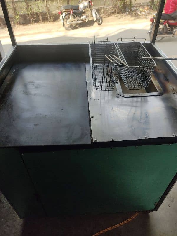 Chips Fryer+Cutter and bar b Q setup 7