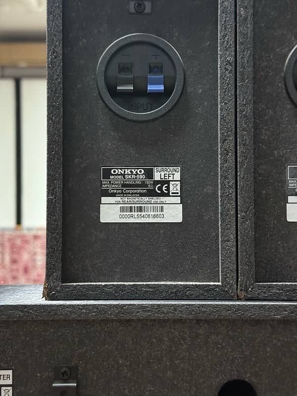 Onkyo Dolby Atmos 5.1. 2 speakers and woofer 4