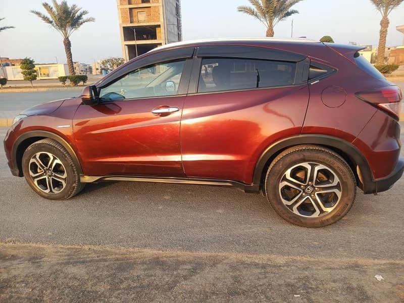 Honda Vezel Hybrid Z 2015 4