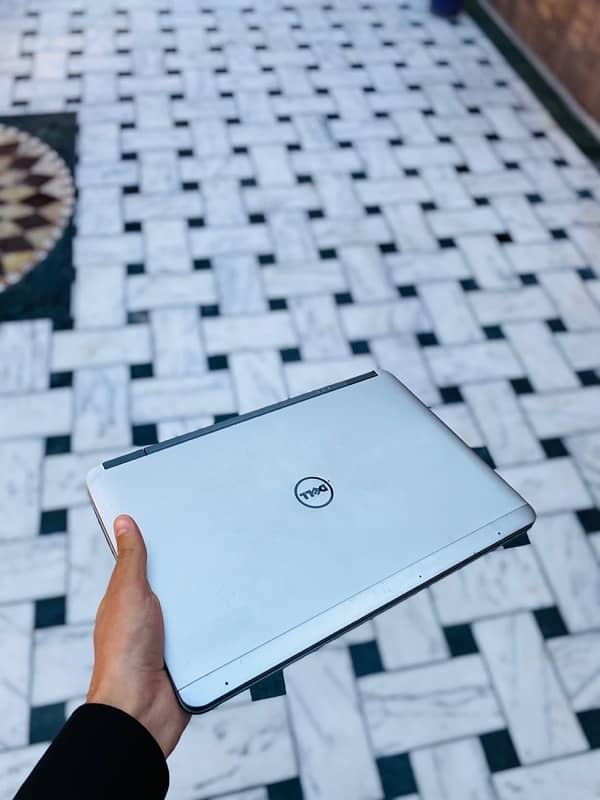 dell latitude E7240 1