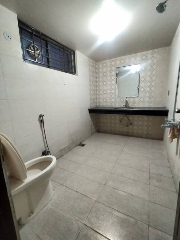 10 Marla Upper Portion For Rent In Wapda Town Phase 1 6