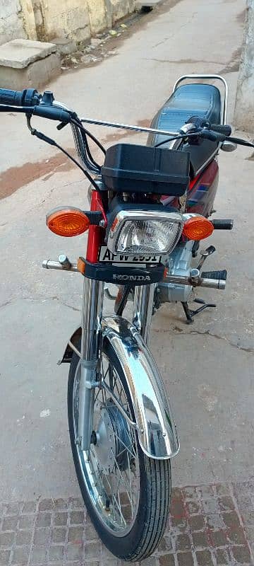 honda 125 excellent condition. 3