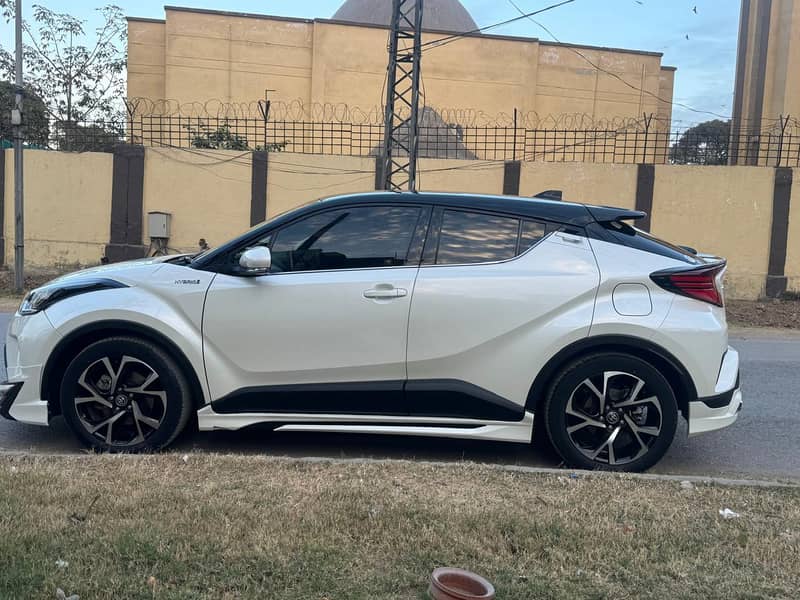 Toyota C-HR G -LED MODEL 2020/24 import 12