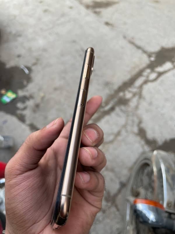 IPhone XS Max double sim pta approved 3