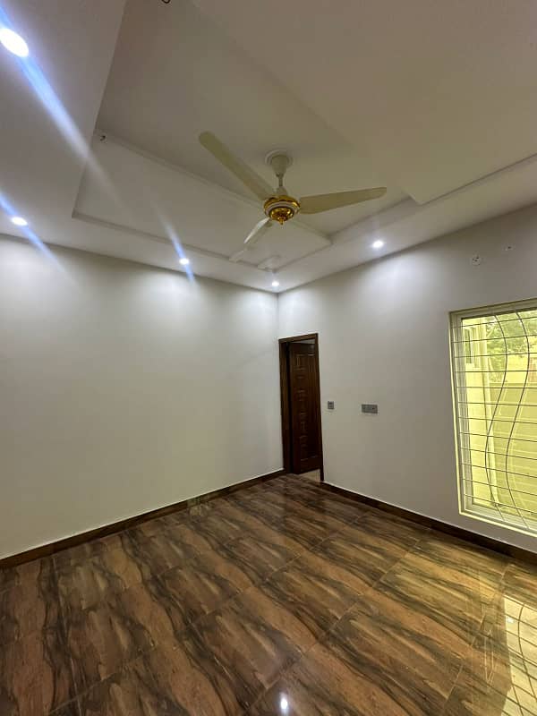 5 MARLA HOUSE FOR SALE IN INVESTOR RATE IN NEW LAHORE CITY 1