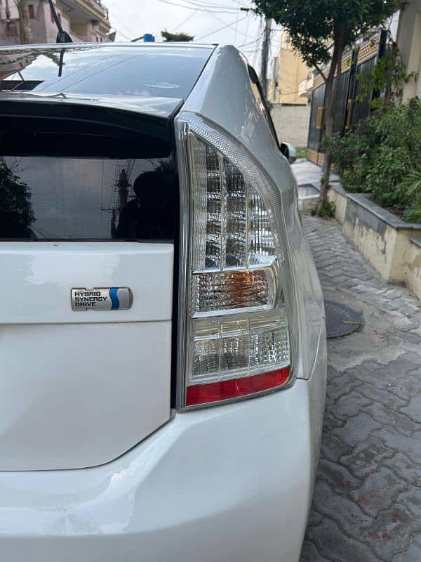 brand new Prius back lights for sale 1