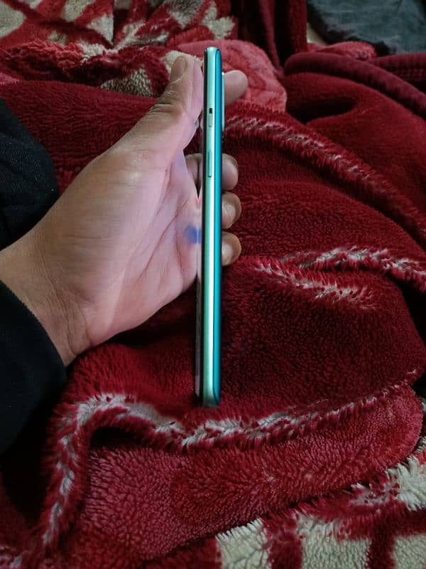 Oneplus8t 5G 12/256 lush condition 2