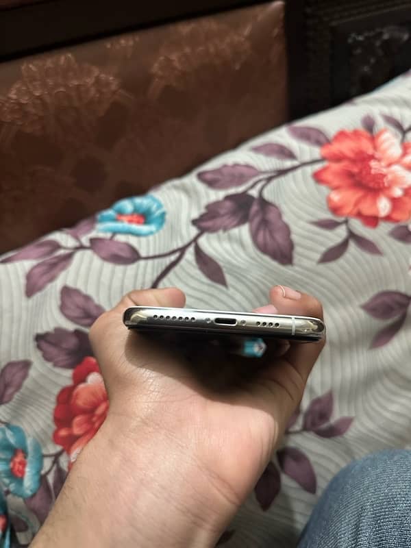 IPHONE 11 PRO MAX 256 Gb 2