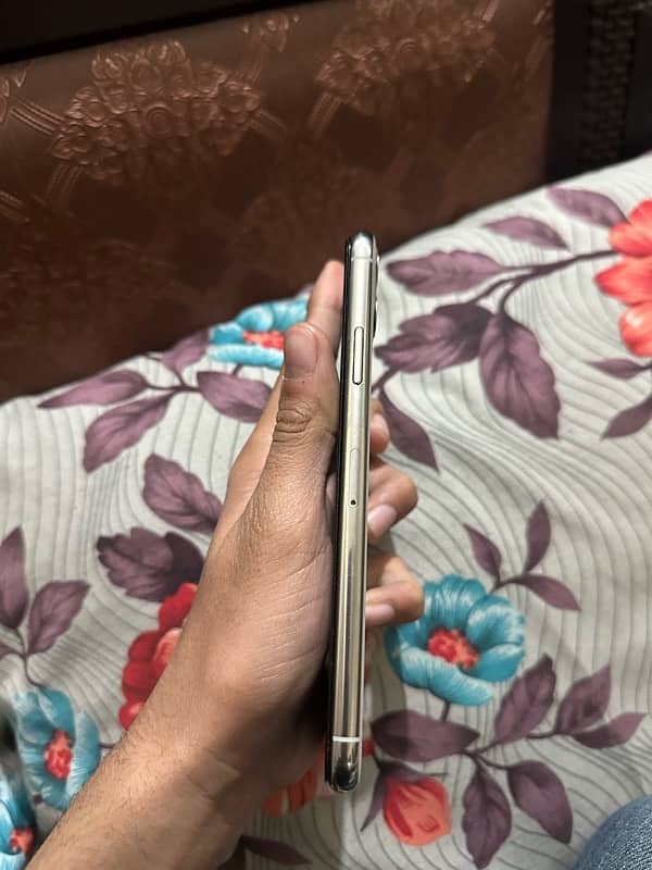 IPHONE 11 PRO MAX 256 Gb 5