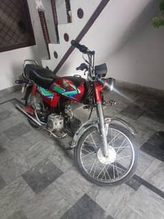 Honda CD 70 2017B . Golden number