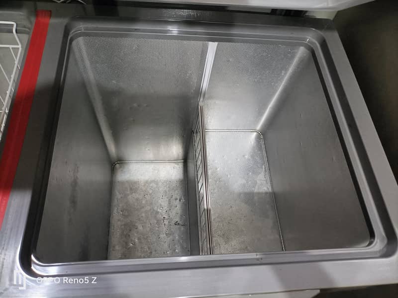 Dawlance freezer for sale to good condiotion 2