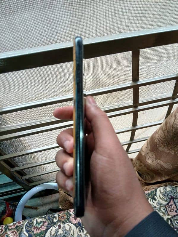 Redmi note 8 pro only back break ha exchange possible ha 4